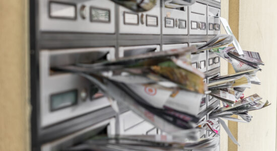 La Asociación de Medios de Información condena la decisión de Correos de no distribuir suscripciones a domicilio